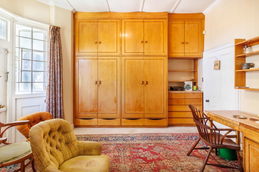 6 Bedroom Property for Sale in Fresnaye Western Cape